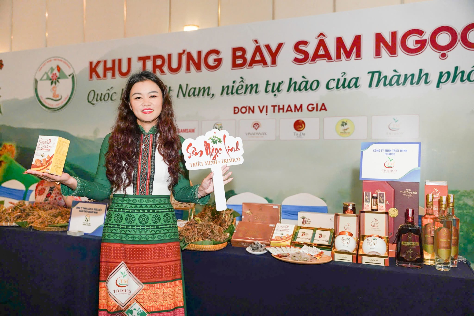 B&agrave; L&ecirc; Thị B&iacute;ch Luyện - Gi&aacute;m đốc C&ocirc;ng ty TNHH Triết Minh
